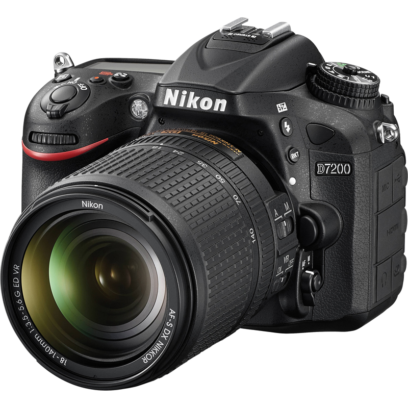 Nikon D7200 w/ 18-140mm f/3.5-5.6G ED VR Lens