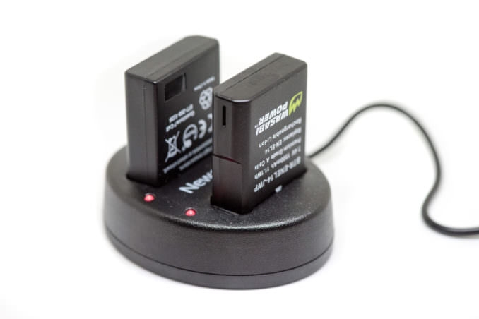 Nikon MH-22 Quick Charger for D3